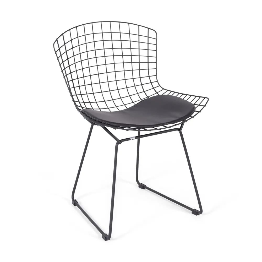 Replica della sedia in metallo Bertoia in acciaio nero in stile industriale del famoso designer Hans J. Wegner