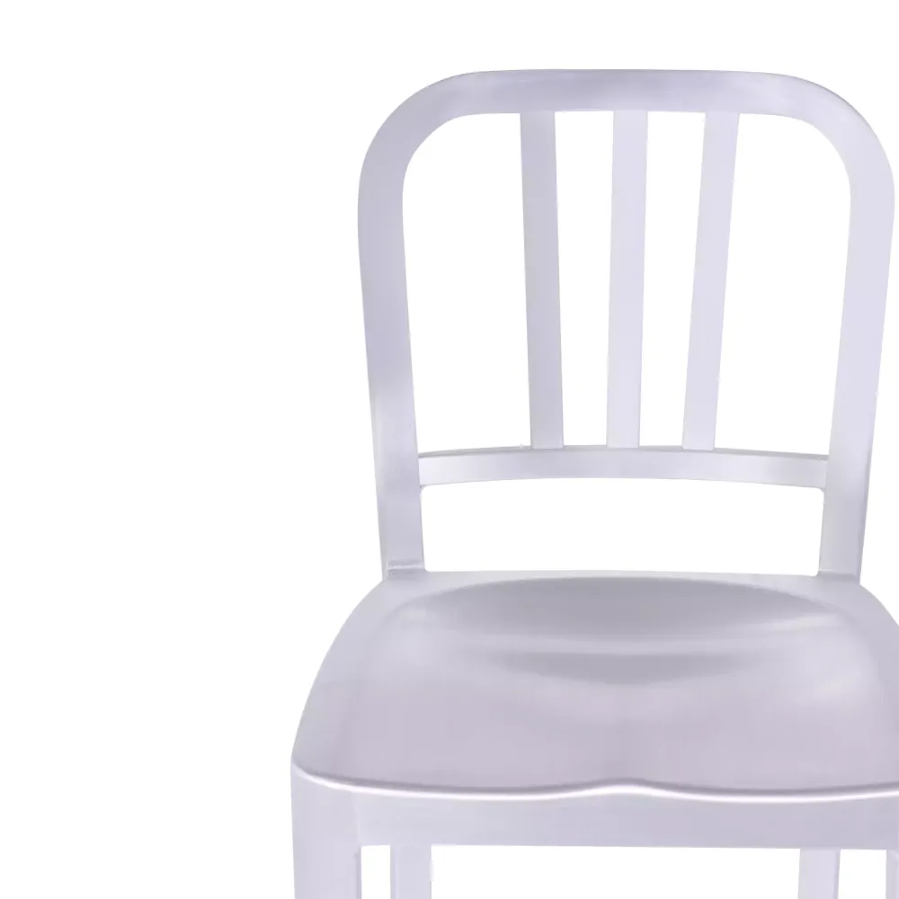 Replica dello sgabello in alluminio dell'Esercito della Marina - design industriale iconico