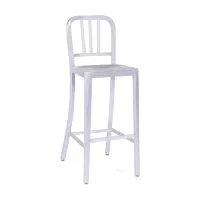 Replica dello sgabello dell'esercito della marina da parte di Emeco