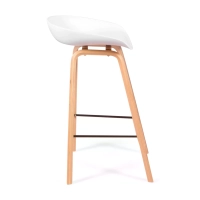 Ottieni lo sgabello in legno di faggio nordico - Mobile Design