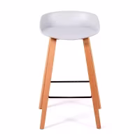 Ottieni lo sgabello in legno di faggio nordico - Mobile Design