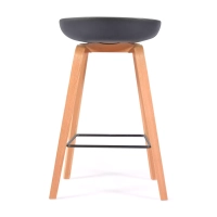 Holen Sie sich den Nordic-Hocker aus Buchenholz – Mueble Design