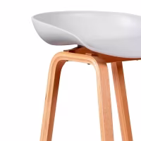 Ottieni lo sgabello in legno di faggio nordico - Mobile Design