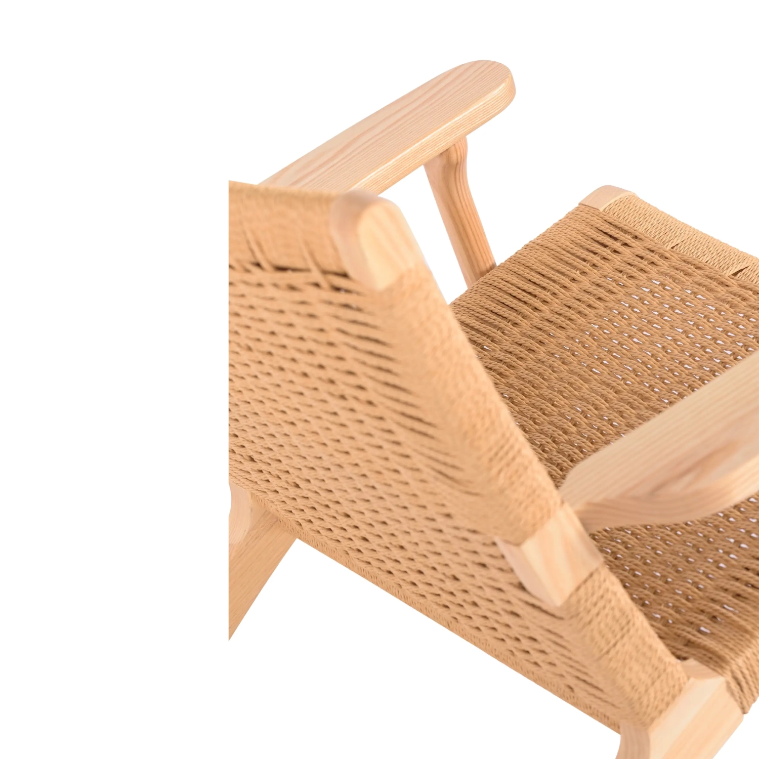 Cadeirão Catani CH25 | Design escandinavo em freixo e corda natural