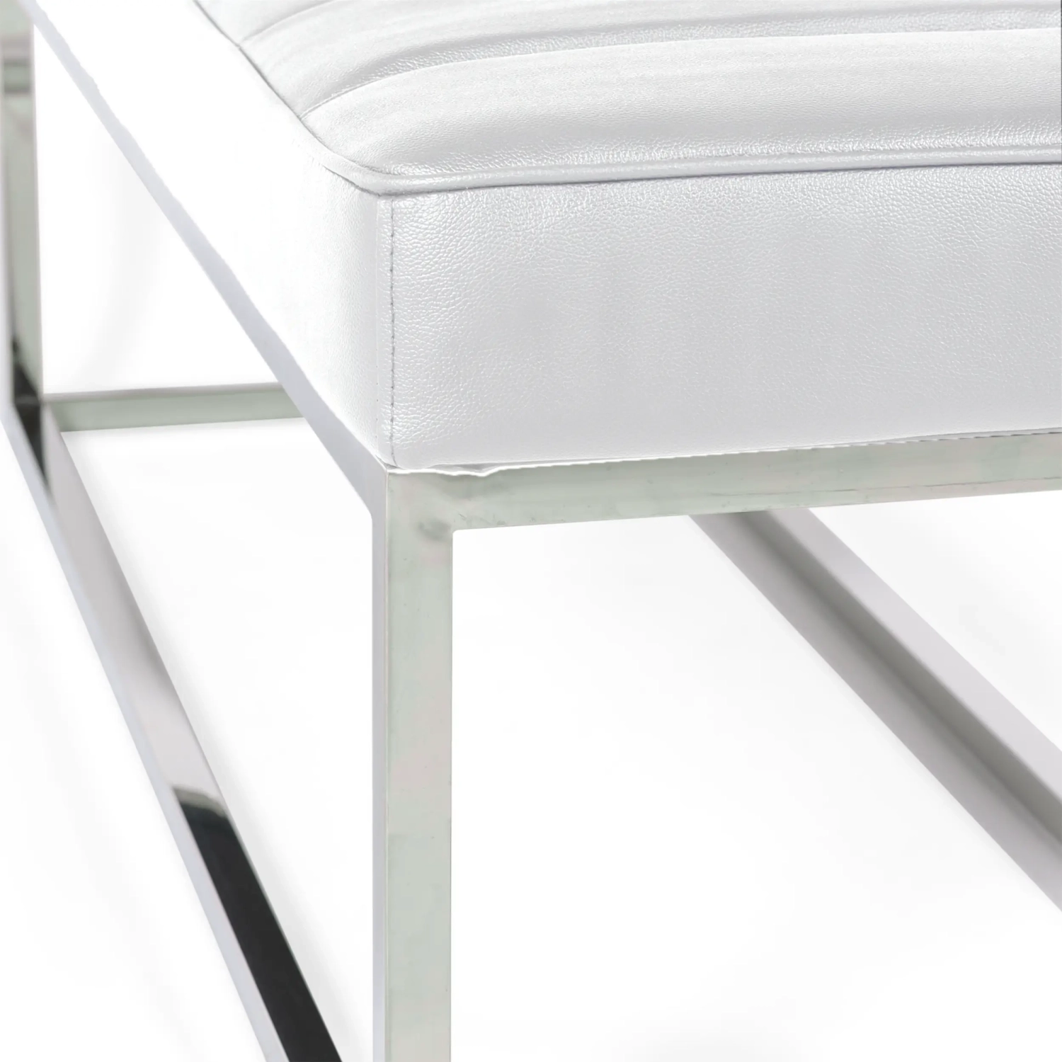 Praga designbänk i kromad stålplåt och konstläder | Modern stil