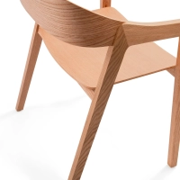 Sedia nordica in rovere con braccioli Soho | Design minimalista scandinavo