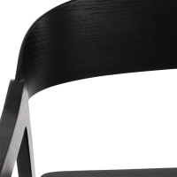 Stol i nordisk ek med armar Soho | Skandinavisk minimalistisk design