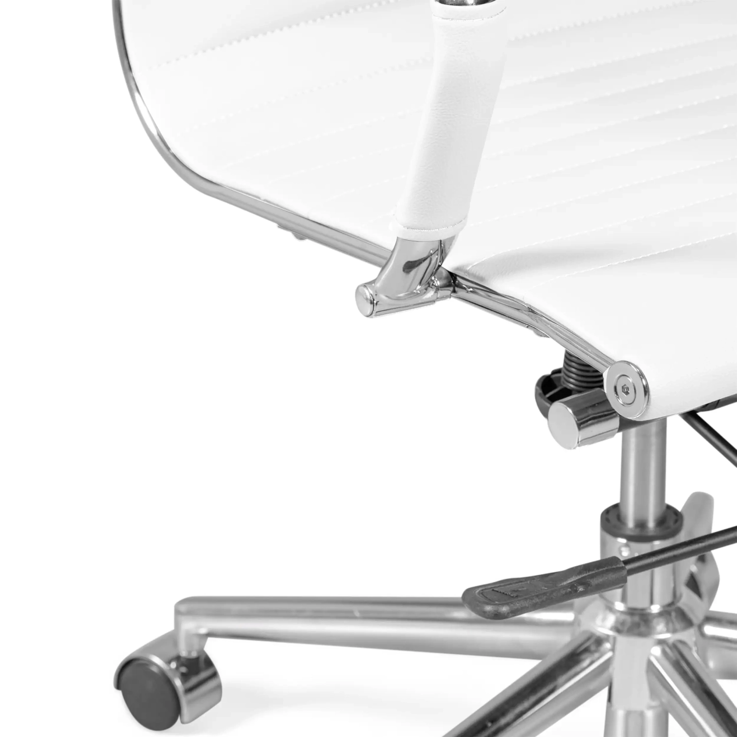 Task high back office chair : Ergonomics and modern design in eco-leather