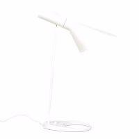 Lampada da tavolo Jhon | Design ispirato ad Arne Jacobsen in acciaio