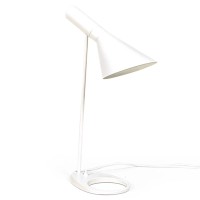 Lámpara de sobremesa Jhon | Diseño inspirado en Arne Jacobsen en acero