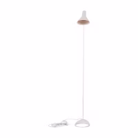 Candeeiro de pé Jhon | Design inspirado em Arne Jacobsen em aço