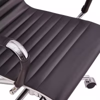 Sedia da ufficio Task con schienale basso in pelle italiana - Stile e comfort
