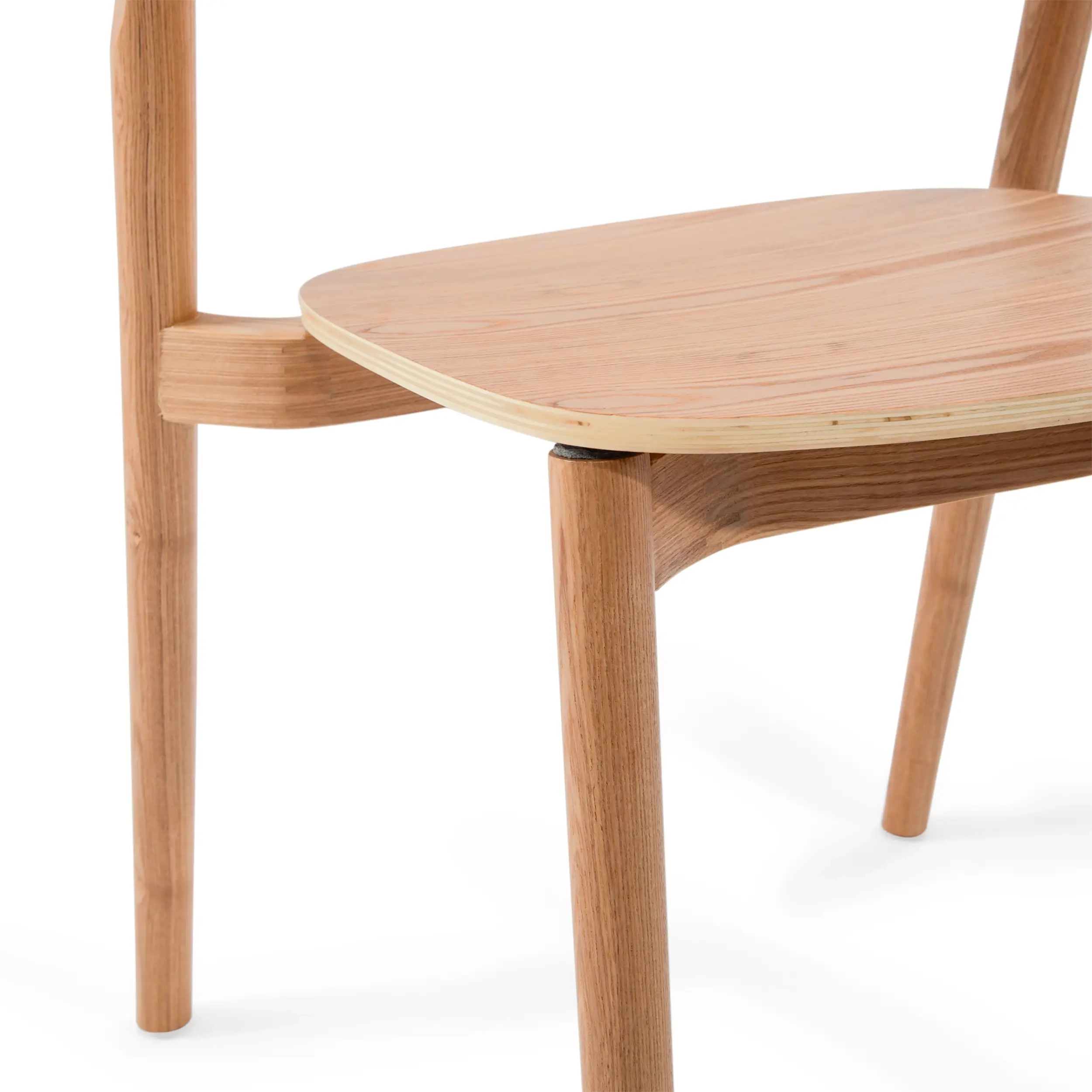 Sedia da pranzo in frassino naturale Notorius | Design elegante scandinavo