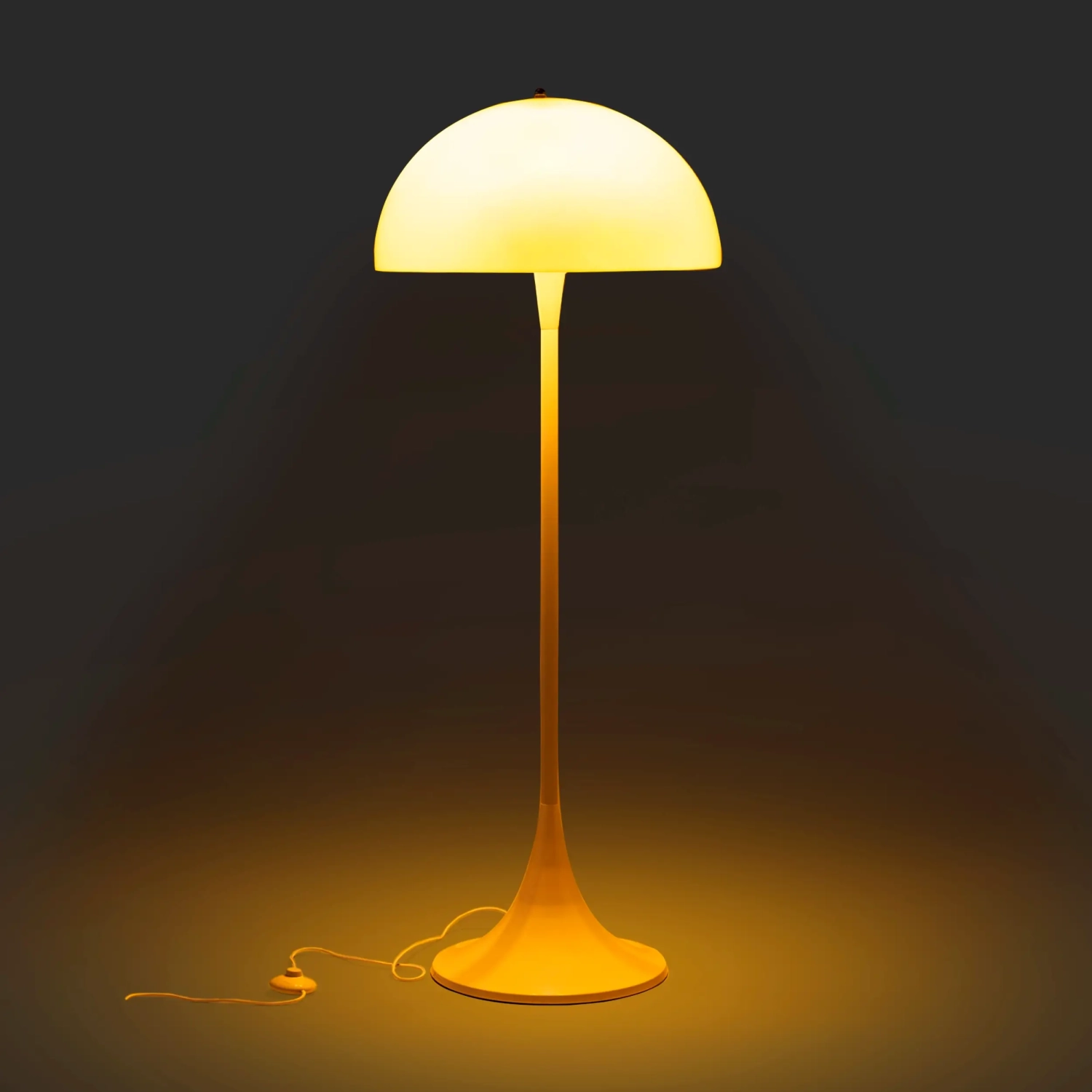 Inspirazione Lampada da terra Phantella - Lampada dal design minimalista