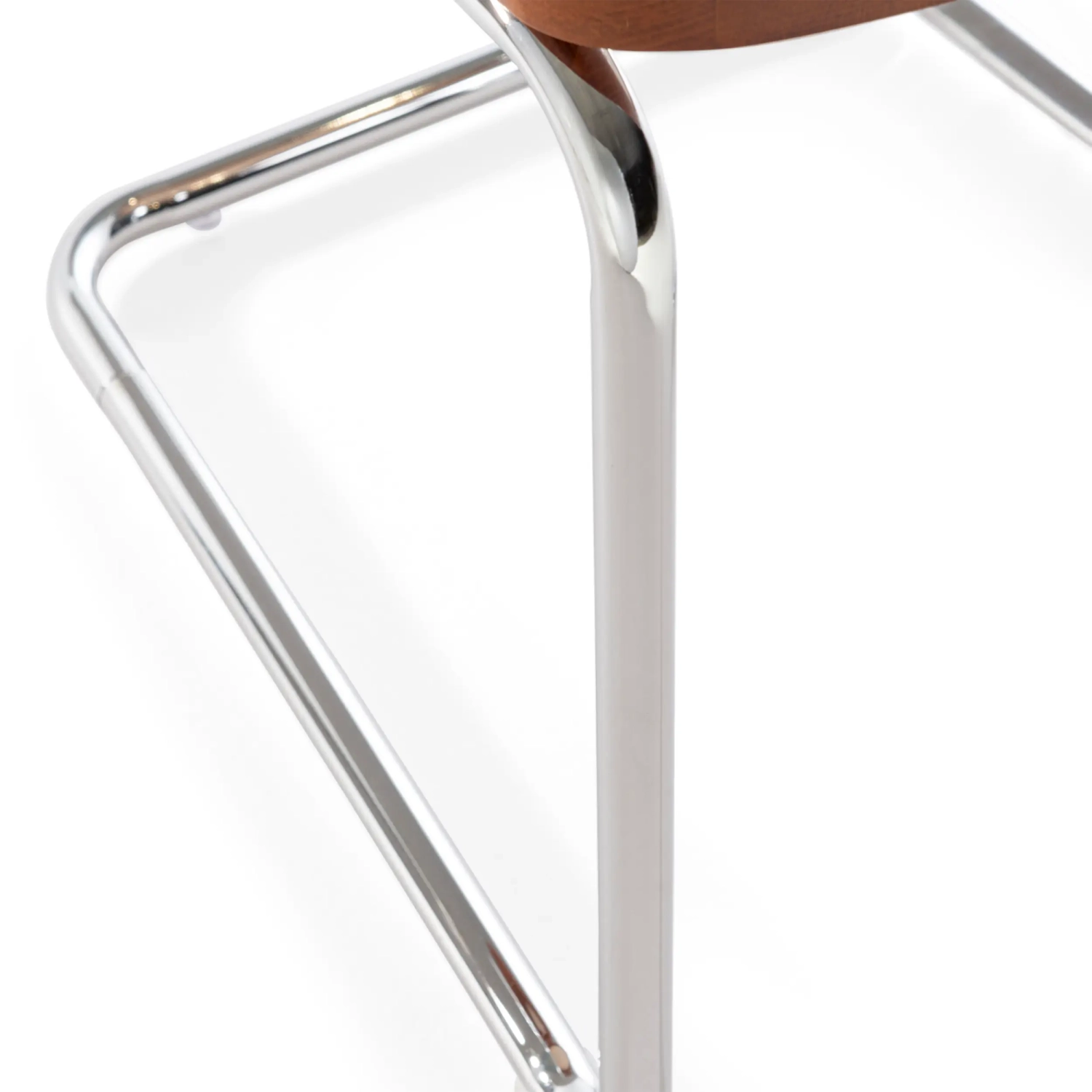 Sedia Lucio in rattan naturale con base a sbalzo