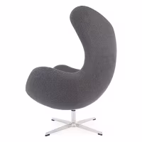 Replica Egg Chair con poggiapiedi del designer Arne Jacobsen