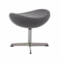 Replica Egg Chair con poggiapiedi del designer Arne Jacobsen