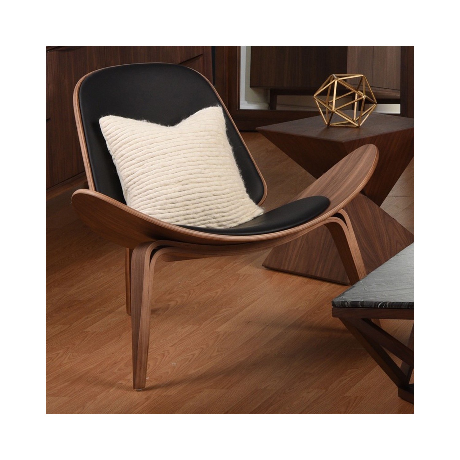 Shell Ch07 chair replica in walnut wood