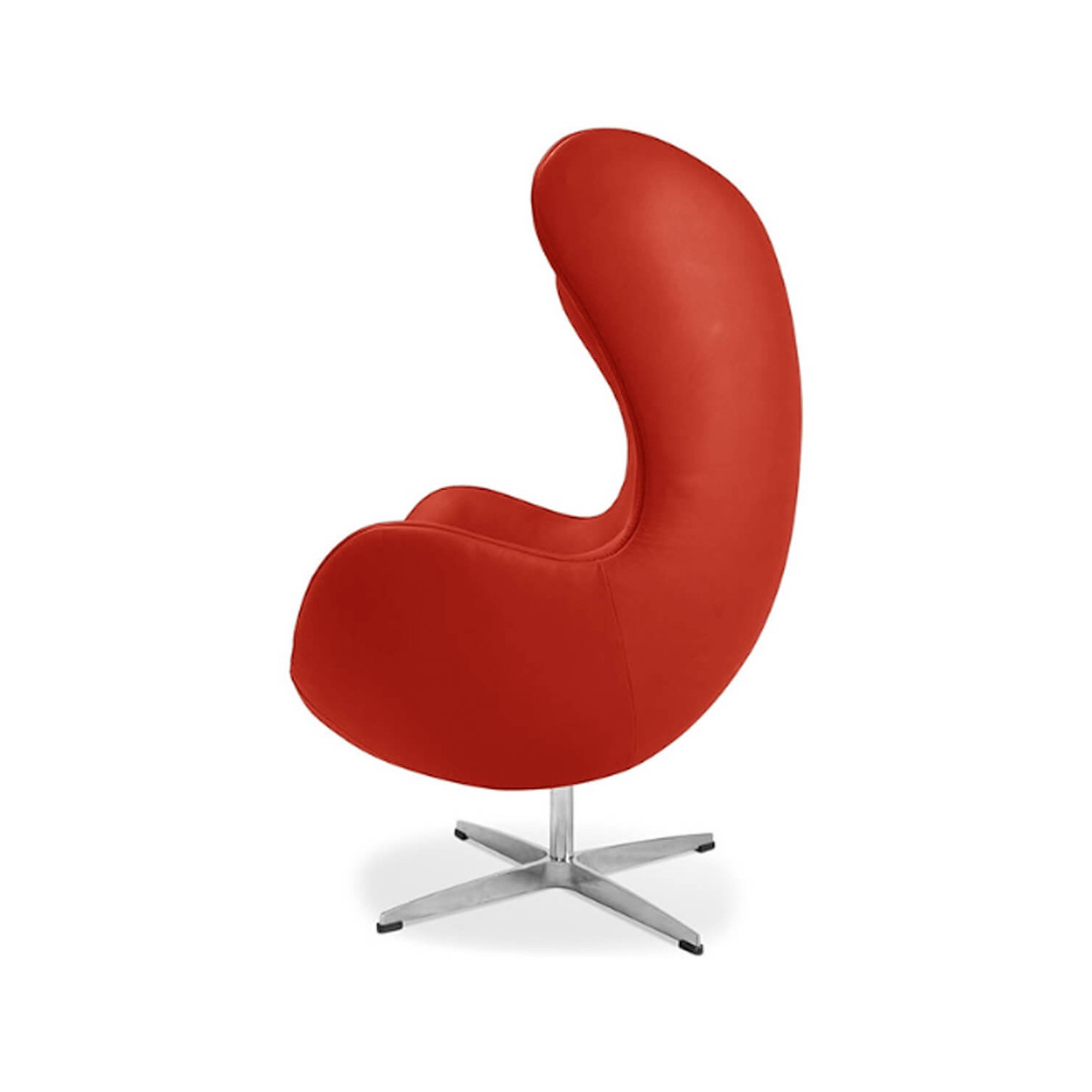 Replika läderäggstol av designern Arne Jacobsen