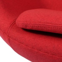 Egg Chair replica in cashmere del designer Arne Jacobsen