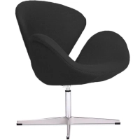 Réplica da cadeira Arne Jacobsen