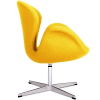 Réplica da cadeira Arne Jacobsen