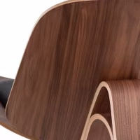 Replica della sedia Shell Ch07 in legno di noce