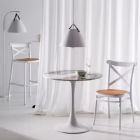 Sgabello alto in rattan sintetico