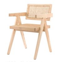 Replica Chandigarh stoel met armen door ontwerper Pierre Jeanneret 