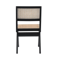 Réplica da cadeira Chandigarh pelo designer Pierre Jeanneret 