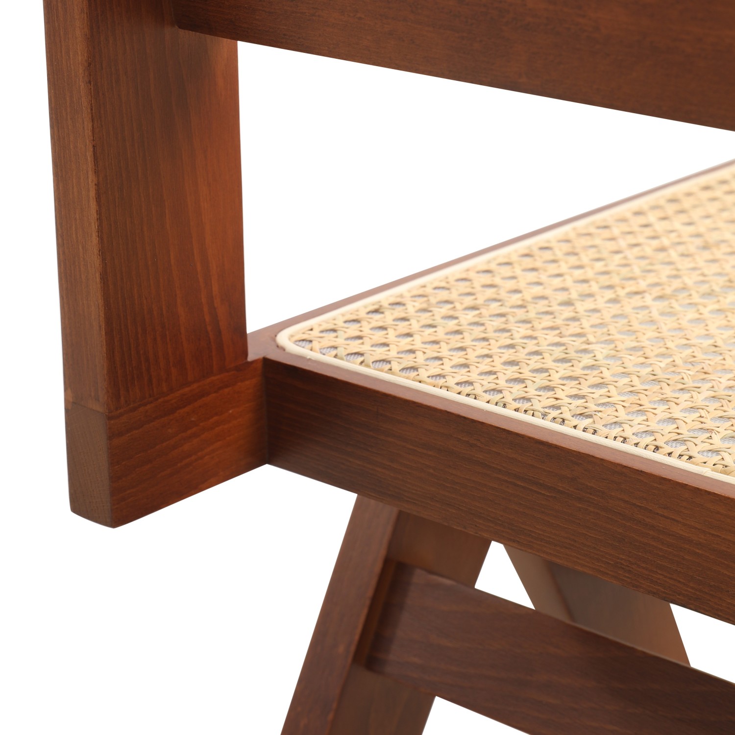 Nachbildung des Chandigarh-Stuhls des Designers Pierre Jeanneret 